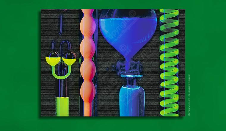 Lab glassware, UV fluorescence